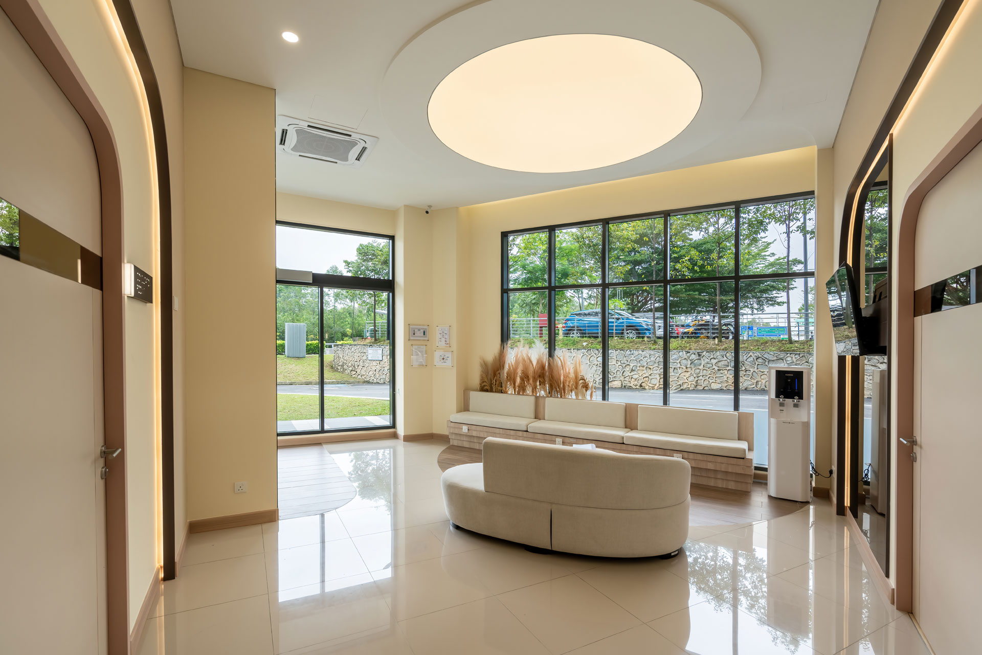 Ruang menunggu di Klinik Perubatan Bandar Puteri Puchong - Klinik Glowmedics